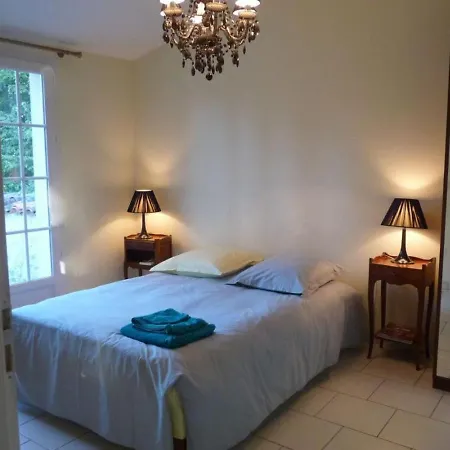 Paisible Avec Jardins Privatifs à Cognac, Proche Des Sentiers De Randonnée, Animaux Acceptés - Fr-1-653-178 Casa di campagna Cognac