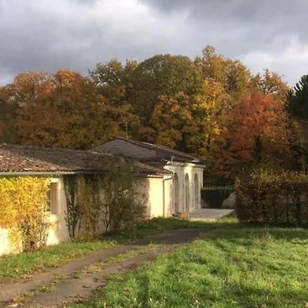 Сasa de vacaciones Paisible Avec Jardins Privatifs à Cognac, Proche Des Sentiers De Randonnée, Animaux Acceptés - Fr-1-653-178 Cognac
