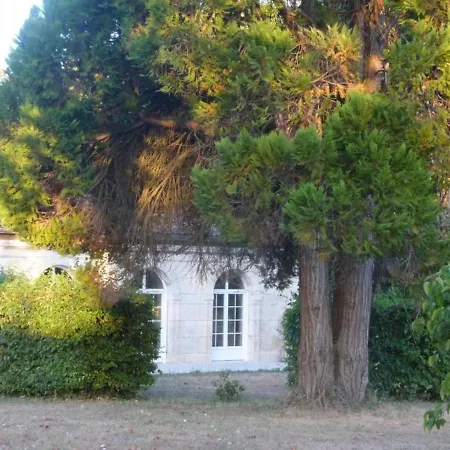 Paisible Avec Jardins Privatifs à Cognac, Proche Des Sentiers De Randonnée, Animaux Acceptés - Fr-1-653-178 Casa di campagna *