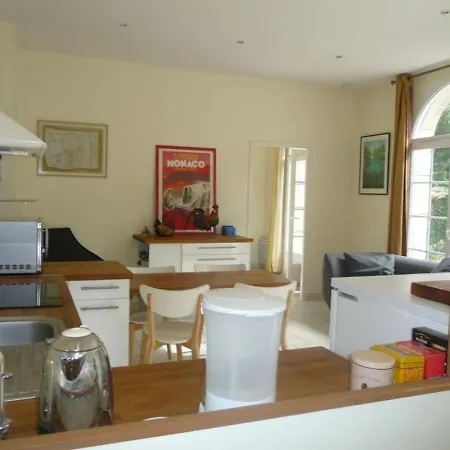 Hébergement de vacances Paisible Avec Jardins Privatifs à Cognac, Proche Des Sentiers De Randonnée, Animaux Acceptés - Fr-1-653-178