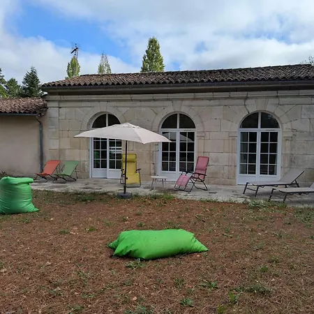 Paisible Avec Jardins Privatifs à Cognac, Proche Des Sentiers De Randonnée, Animaux Acceptés - Fr-1-653-178 Séjour à la campagne Cognac